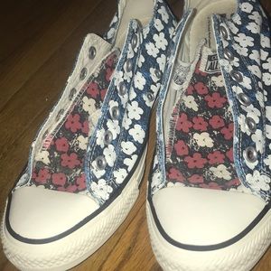 Blue and red floral converse size 7